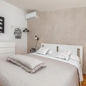 Tesic Close To The Sea With Shared 4xbicycles Fažana